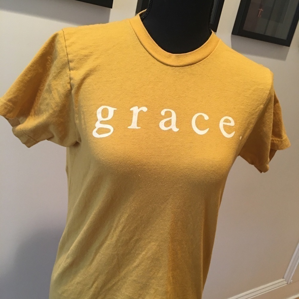 grace. Short Sleeve Tee Yellow Gold White Size Small
